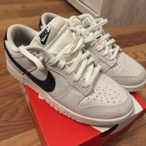 Nike White and Black Low-Top Sneakers